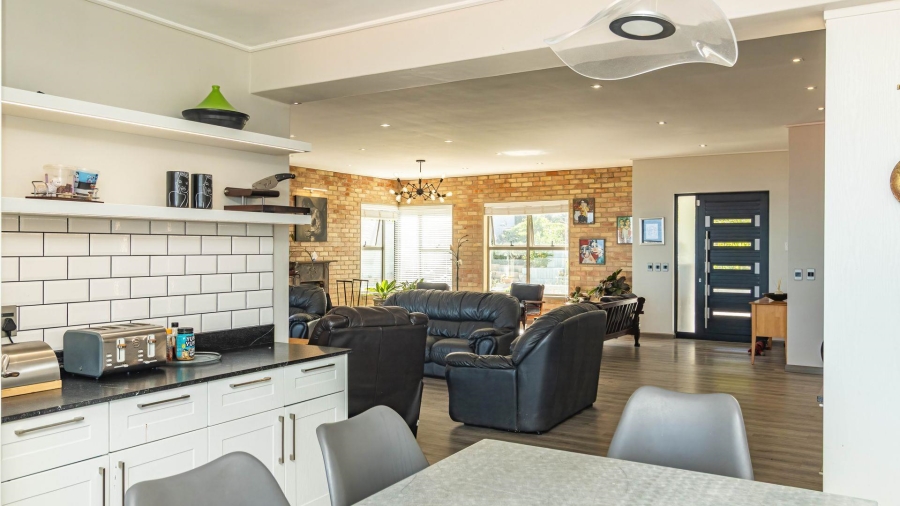 4 Bedroom Property for Sale in Berghof Western Cape